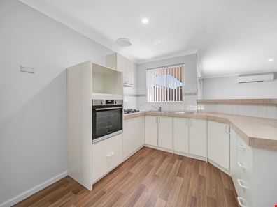 2 Williamson Way, Trigg WA 6029