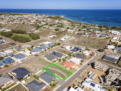 10 Reef Boulevard, Drummond Cove WA 6532