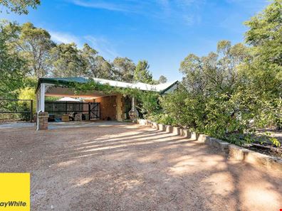 2 Huxham Glen, Mount Helena WA 6082