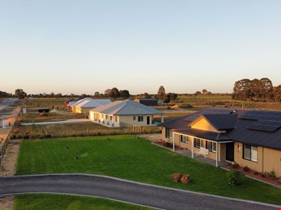 18 Narik Grove, Chittering WA 6084