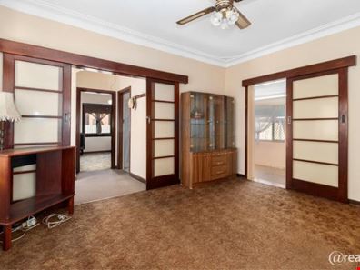 9 Holmesdale Road, Woodbridge WA 6056