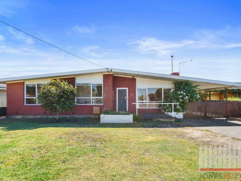 27 Lukin Way, Bassendean WA 6054