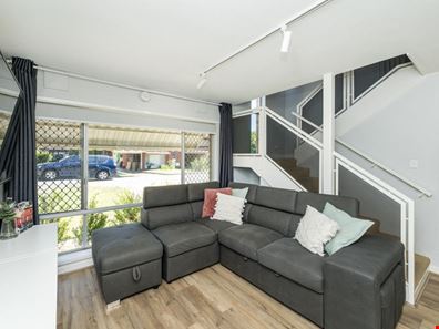 11/65 Hainsworth Avenue, Girrawheen WA 6064