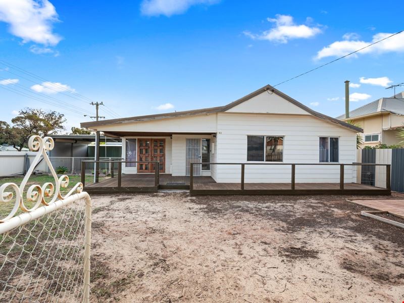 92 Ward Street, Lamington WA 6430