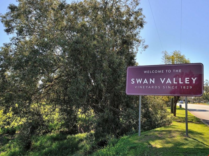 37 De Burgh Road, Caversham WA 6055