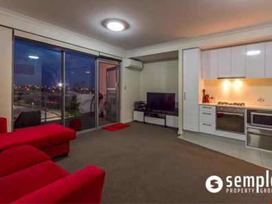 303/21 Malata Crescent, Success WA 6164