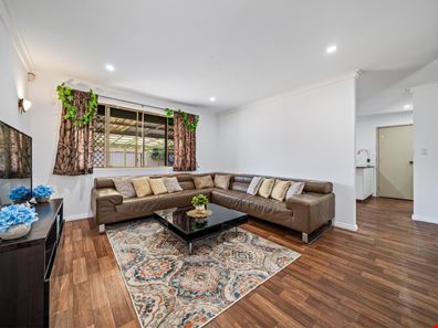 4/86 Centre Street, Queens Park WA 6107