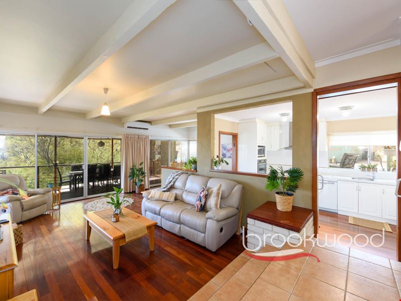 2 Nalya Place, Swan View WA 6056