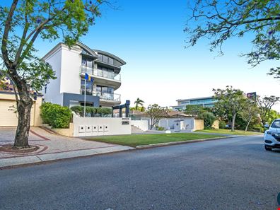 5/7 First Avenue, Applecross WA 6153