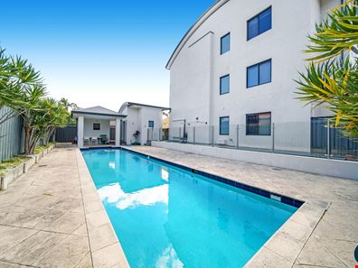 5/7 First Avenue, Applecross WA 6153