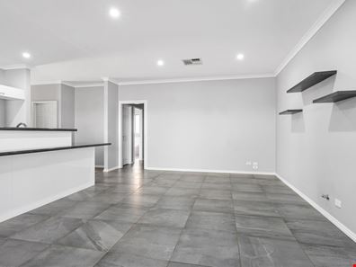 8 Yuwari Avenue, Karlkurla WA 6430