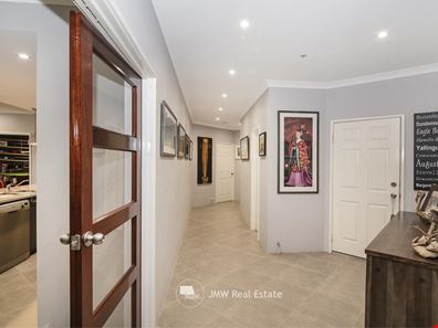 8 Waterville Road, Dunsborough WA 6281
