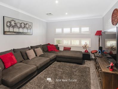 8 Waterville Road, Dunsborough WA 6281