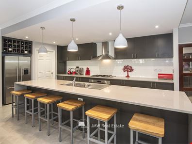 8 Waterville Road, Dunsborough WA 6281