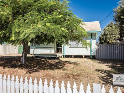 14 Whitfield Street, Beachlands WA 6530