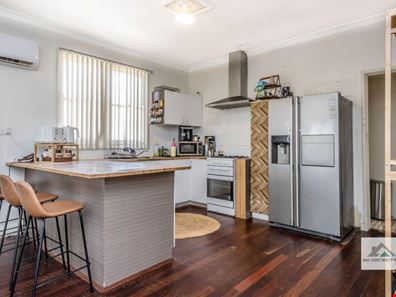 14 Whitfield Street, Beachlands WA 6530