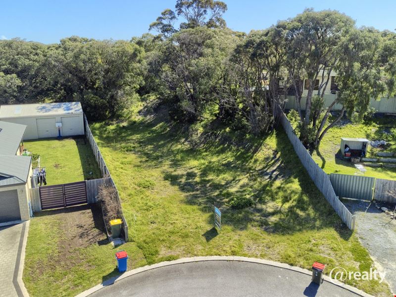 3 Finch Court, Little Grove WA 6330