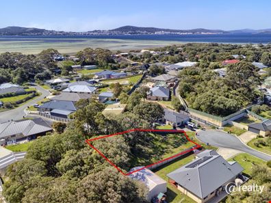 3 Finch Court, Little Grove WA 6330