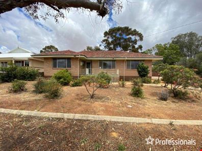 115 McLennan Street, Quairading WA 6383