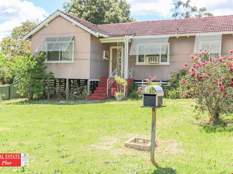 12 Amherst Road, Swan View WA 6056