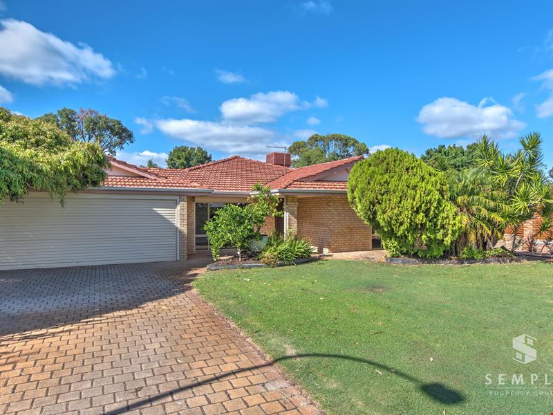 18 Farmhouse Drive, Bibra Lake WA 6163