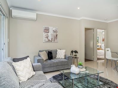 4/1 Stoner  Place, Innaloo WA 6018