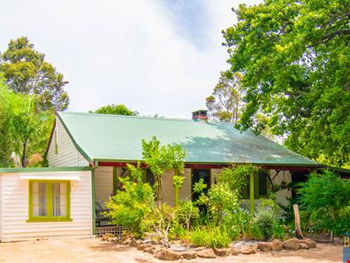 15 Throssell Street, North Greenbushes WA 6254