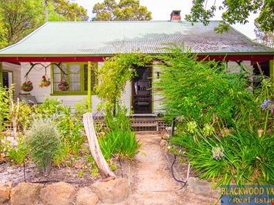 15 Throssell Street, North Greenbushes WA 6254