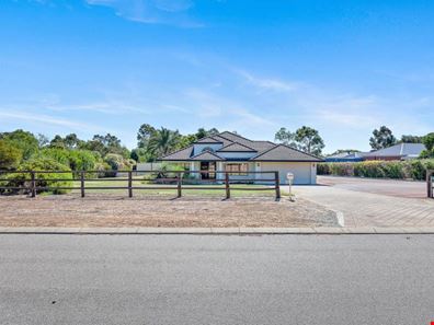 32 Bruns Drive, Darling Downs WA 6122