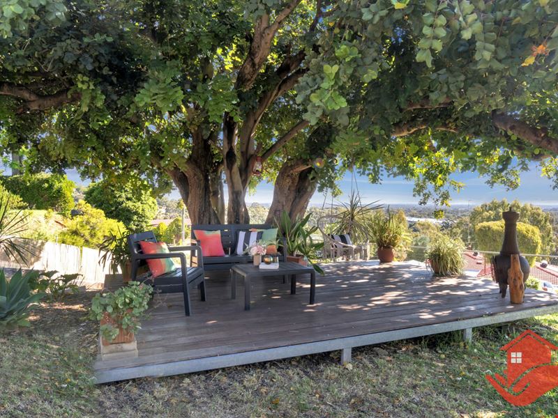 27 Derry Avenue, Mount Nasura WA 6112