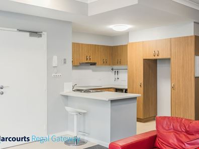 8/5 Ibera Way, Success WA 6164