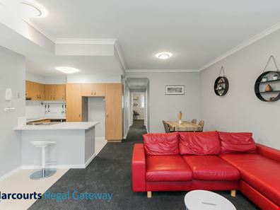 8/5 Ibera Way, Success WA 6164