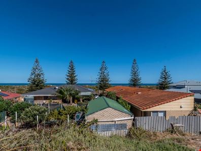 9 Indiana Parade, Singleton WA 6175