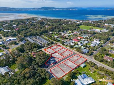 4 Flexuosa View, Little Grove WA 6330