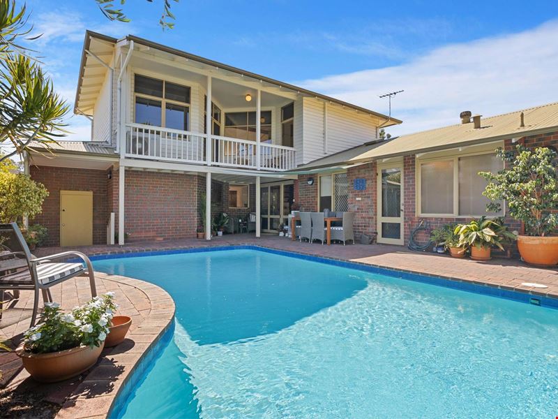 30 Woodlands Street, Woodlands WA 6018