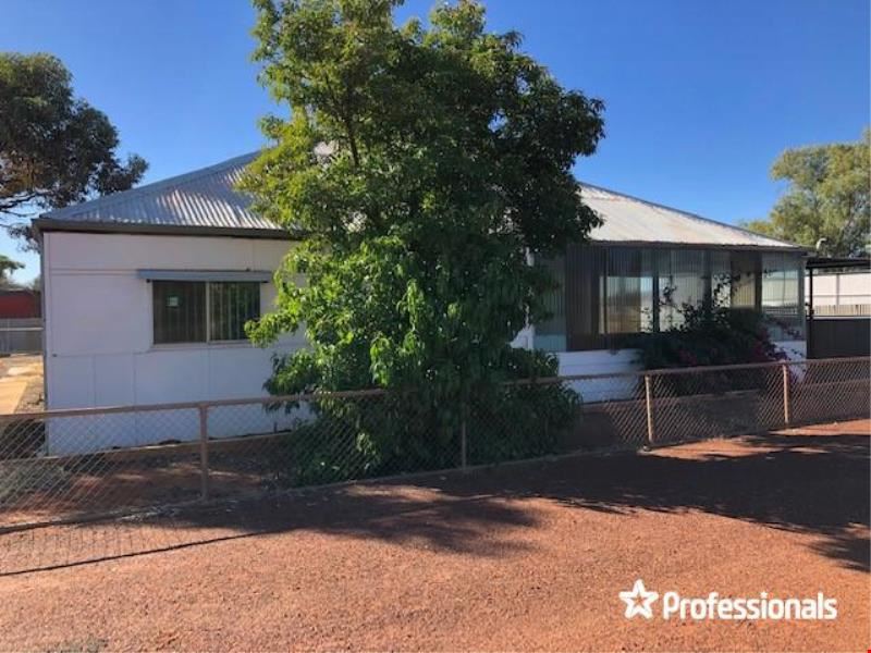 18 Oroya Street, Sandstone WA 6639