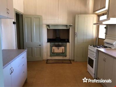 18 Oroya Street, Sandstone WA 6639