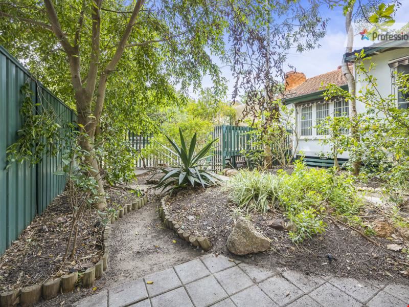 13 Kalara Road, Koongamia WA 6056