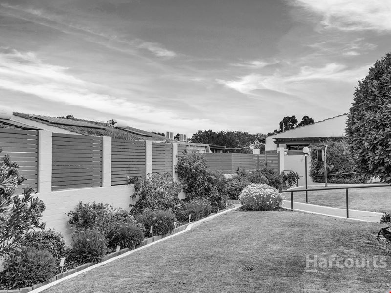 17/10 Hungerford Avenue, Halls Head WA 6210