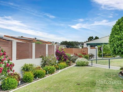 17/10 Hungerford Avenue, Halls Head WA 6210