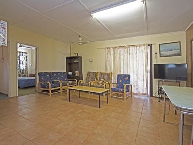 27 Morcombe Road, Leeman WA 6514