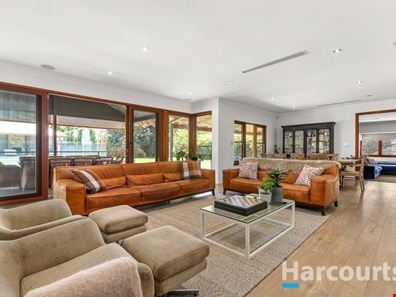 25 Pennygum Place, Mariginiup WA 6078