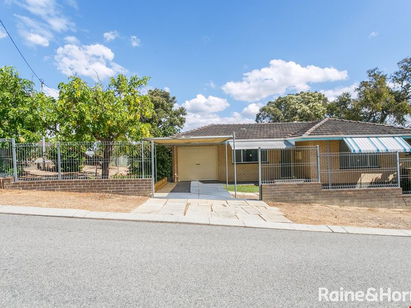 18 Stuart Street, Greenmount WA 6056