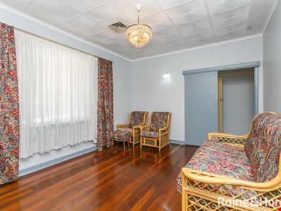 18 Stuart Street, Greenmount WA 6056