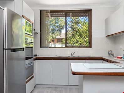 Unit 4/4 Shelley Road, Kalamunda WA 6076