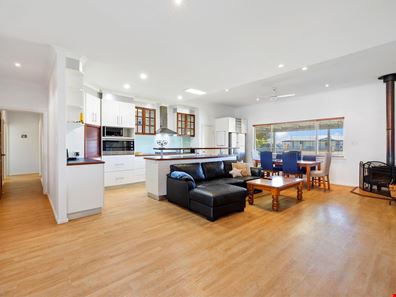 6 Dray Place, Lancelin WA 6044