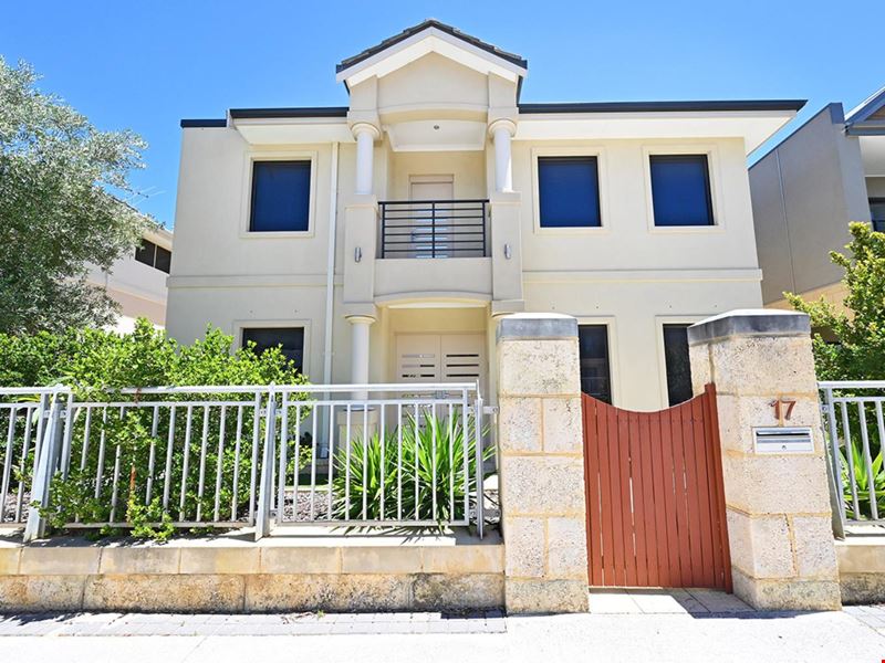 17 Torquay Pass, Mindarie WA 6030