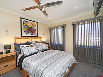17 Torquay Pass, Mindarie WA 6030