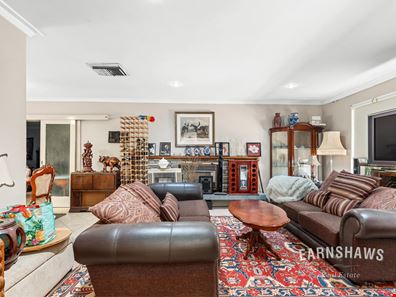 17 Leawood Crescent, Boya WA 6056