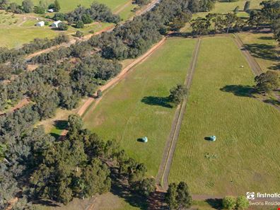 33 Hart Drive, Chittering WA 6084